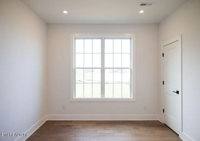 5th image of 894 Black Bear Cir, Loudon, TN 37774 | MLS# 1352532