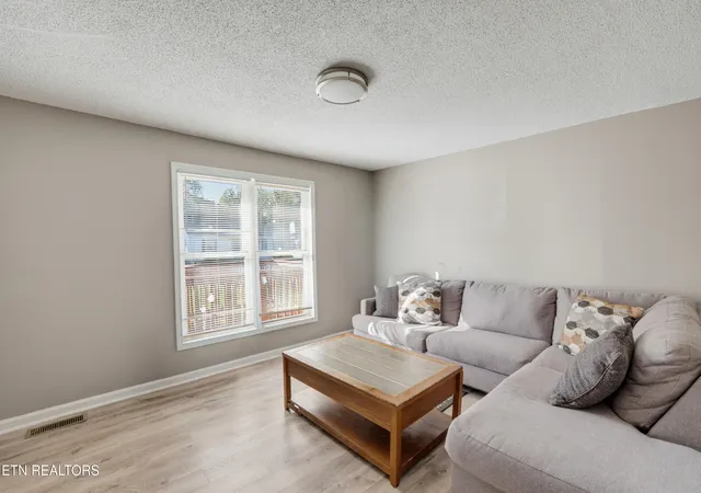 Photo 3 of Single family home for sale at 2640 Wilson Ave, Knoxville, TN 37914 | MLS# 1352544 | Listing updated on 2026-09-22