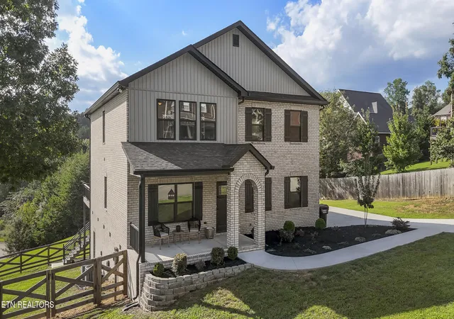1st image of 1007 Crown Ridge Ln, Powell, TN 37849 | MLS# 1352546