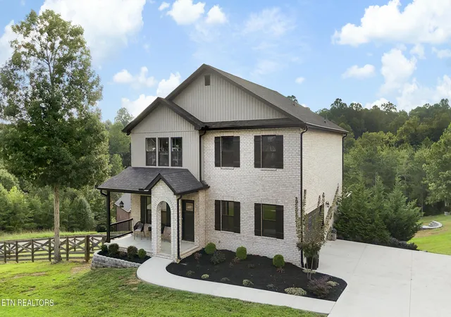 3rd image of 1007 Crown Ridge Ln, Powell, TN 37849 | MLS# 1352546