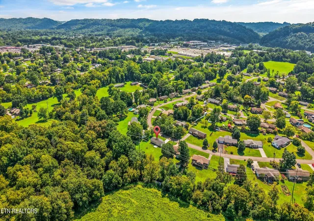 44th image of 3625 N Fountaincrest Dr, Knoxville, TN 37918 | MLS# 1352556