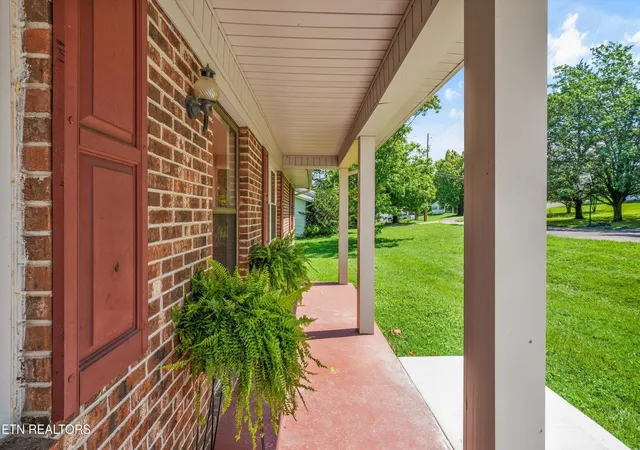 4th image of 3625 N Fountaincrest Dr, Knoxville, TN 37918 | MLS# 1352556