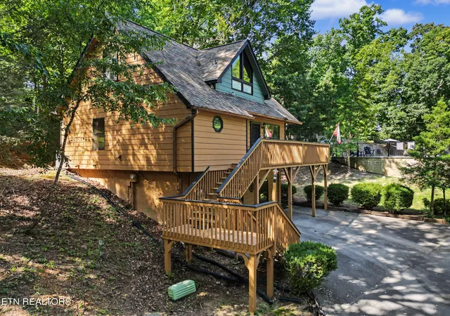 Photo 2 of Single family home for sale at 318 Greenwood Wy, Pigeon Forge, TN 37863 | MLS# 1353712 | Listing updated on 2026-08-30