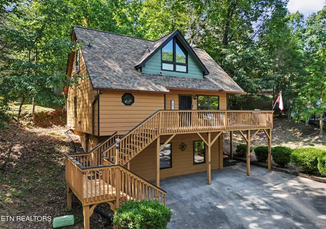 Photo 3 of Single family home for sale at 318 Greenwood Wy, Pigeon Forge, TN 37863 | MLS# 1353712 | Listing updated on 2026-08-30