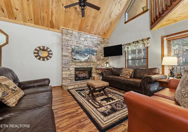 Photo 3 of Single family home for sale at 318 Greenwood Wy, Pigeon Forge, TN 37863 | MLS# 1353712 | Listing updated on 2026-08-30