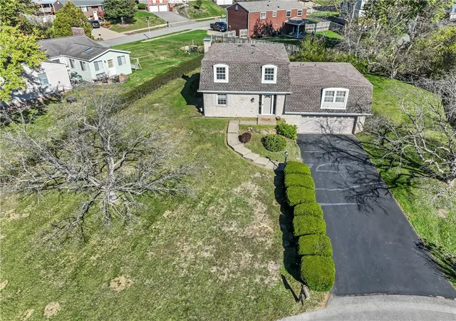 Photo 3 of Single family home for sale at 133 Tory Rd, Coraopolis, PA 15108 | MLS# 1725910 | Listing updated on 2026-08-27