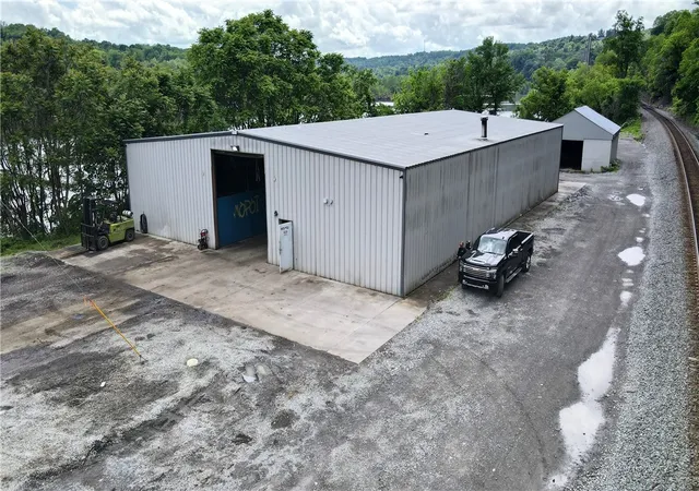 Photo 2 of Sale Pending at 736 Front St, Fredericktown, PA 15333 | MLS# 1727238 | Listing updated on 2026-08-19