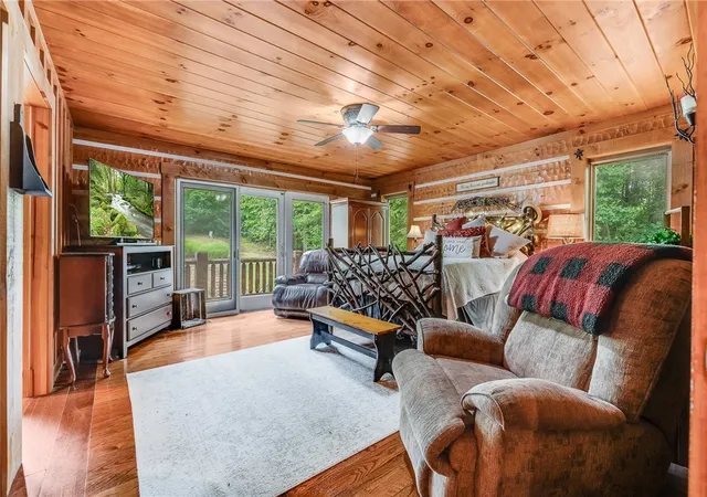 Photo 3 of Sale Pending at 2162 Garards Fort Rd, Waynesburg, PA 15370 | MLS# 1727625 | Listing updated on 2026-08-20