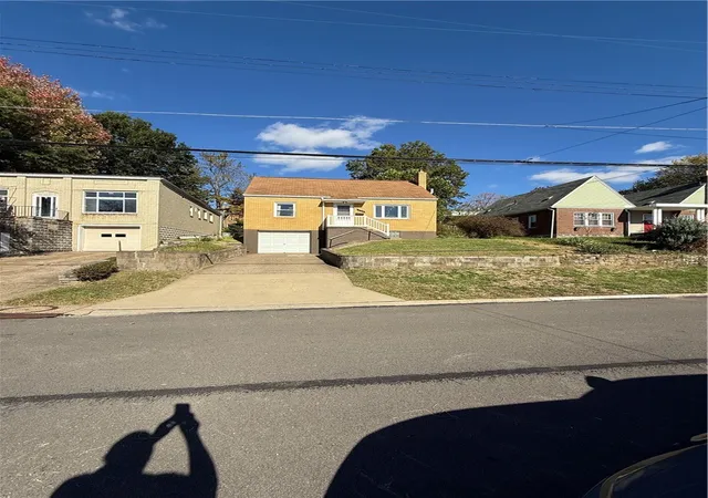 Photo 4 of Single family home for sale at 3323 Villawood Ave, Pittsburgh, PA 15227 | MLS# 1727484 | Listing updated on 2026-08-18