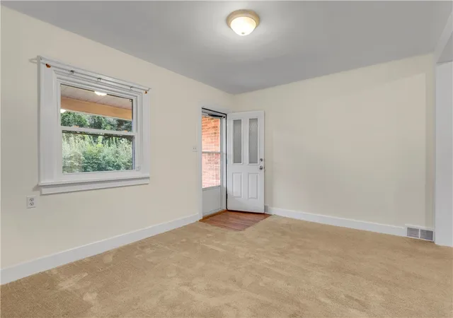 Photo 3 of Single family home for sale at 1002 Gringo Rd, Aliquippa, PA 15001 | MLS# 1729125 | Listing updated on 2026-08-29