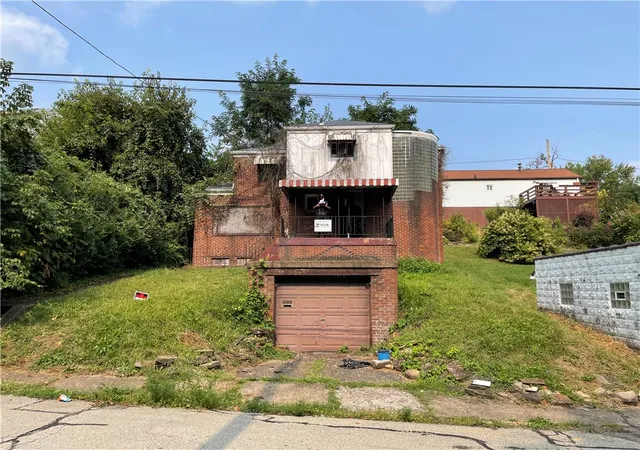 Photo 1 of Single family home for sale at 203 Elm St, Clairton, PA 15025 | MLS# 1729244 | Listing updated on 2026-08-18