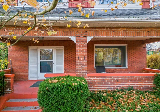 Photo 2 of Single family home for sale at 433 Green St, Homestead, PA 15120 | MLS# 1729917 | Listing updated on 2026-08-17