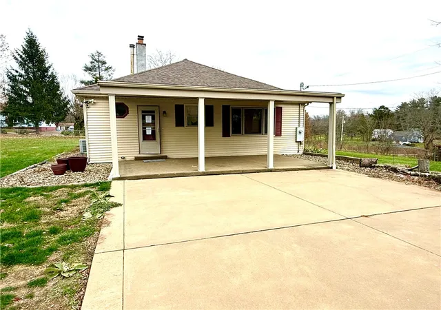 Photo 2 of Single family home for sale at 131 Edison, Uniontown, PA 15401 | MLS# 1731161 | Listing updated on 2026-09-18