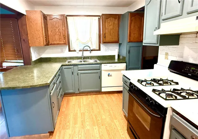Photo 3 of Single family home for sale at 131 Edison, Uniontown, PA 15401 | MLS# 1731161 | Listing updated on 2026-09-18
