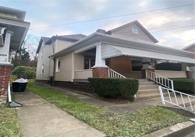 Photo 2 of Single family home for sale at 311 S 3rd Avenue, Elizabeth Twp/boro, PA 15037 | MLS# 1732090 | Listing updated on 2026-08-23