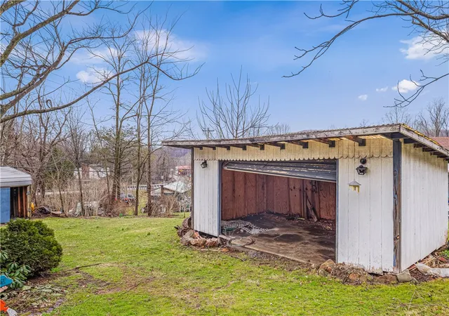 Photo 3 of Single family home for sale at 497 Three Mile Hl, Mount Pleasant, PA 15666 | MLS# 1732526 | Listing updated on 2026-08-17