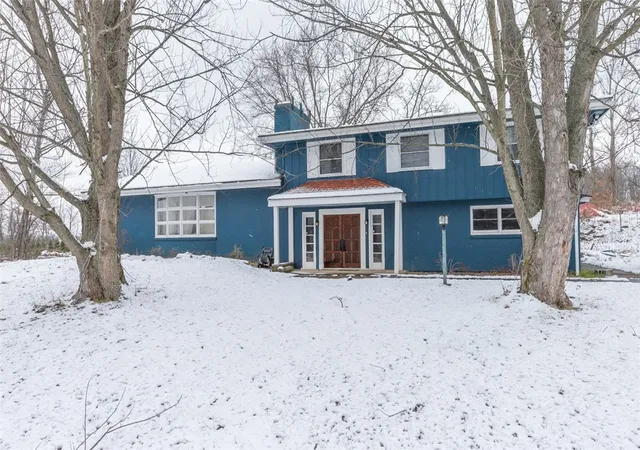 Photo 1 of Sale Pending at 722 Connellsville Ave, Connellsville, PA 15425 | MLS# 1732936 | Listing updated on 2026-08-28