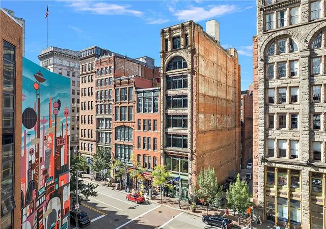 Photo 2 of Condo for sale at 915 Liberty Ave #701, Pittsburgh, PA 15222 | MLS# 1733721 | Listing updated on 2026-08-30