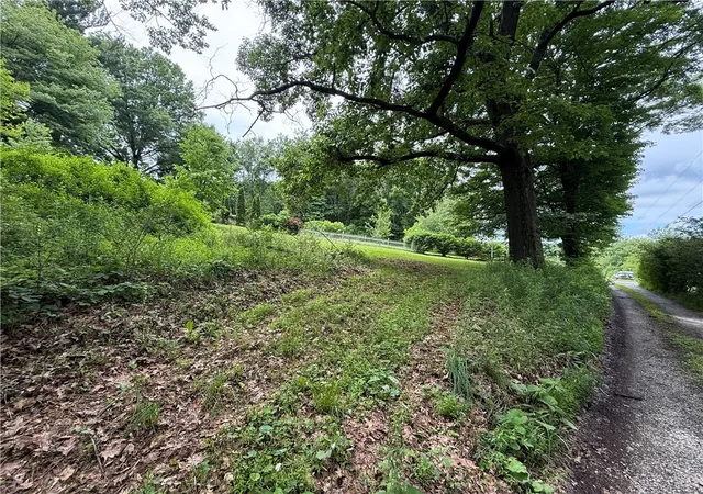 Photo 3 of Single family home for sale at 701 Chicora Rd, Chicora, PA 16025 | MLS# 1739026 | Listing updated on 2026-08-29