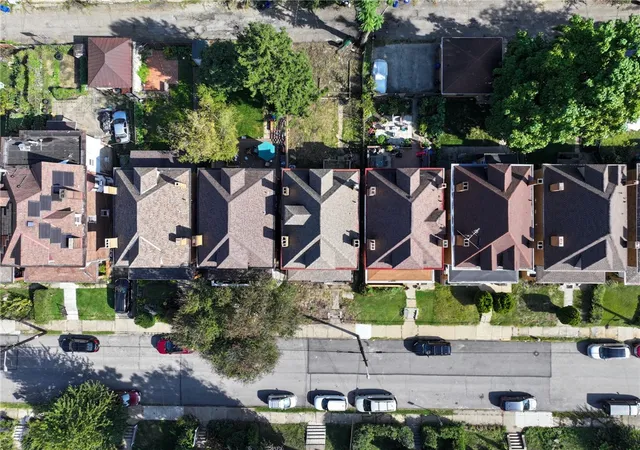 Photo 5 of Sale Pending at 5517 Jackson St, Pittsburgh, PA 15206 | MLS# 1739810 | Listing updated on 2026-08-26