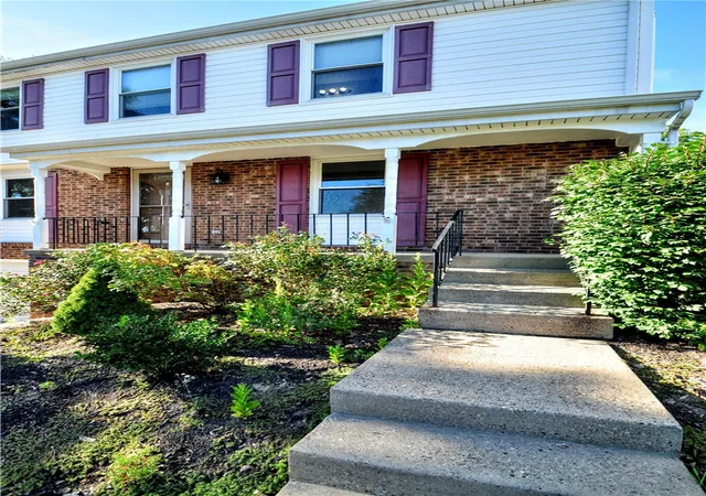 Photo 5 of Single family home for sale at 603 Meade Dr, Coraopolis, PA 15108 | MLS# 1740782 | Listing updated on 2026-08-18