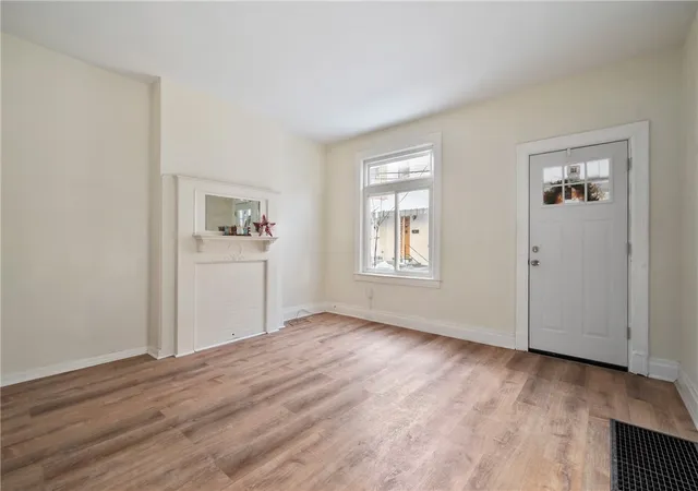 Photo 2 of Single family home for sale at 8 Edith Pl, Pittsburgh, PA 15213 | MLS# 1740655 | Listing updated on 2026-08-26