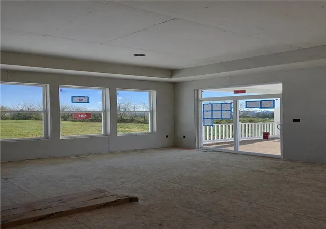 Photo 3 of Sale Pending at 695 Ridge Ave, Canonsburg, PA 15317 | MLS# 1740724 | Listing updated on 2026-08-17