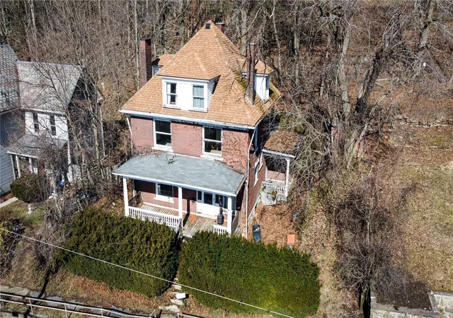 Photo 3 of Single family home for sale at 248 E Fulton St, Butler, PA 16001 | MLS# 1740959 | Listing updated on 2026-08-20