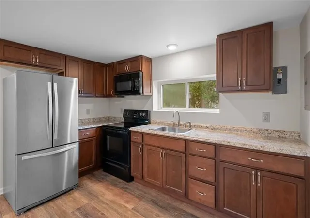 Listing Photo 5 - Condo for sale in building located at 1122 Pittsburgh Rd, Valencia, PA 16059