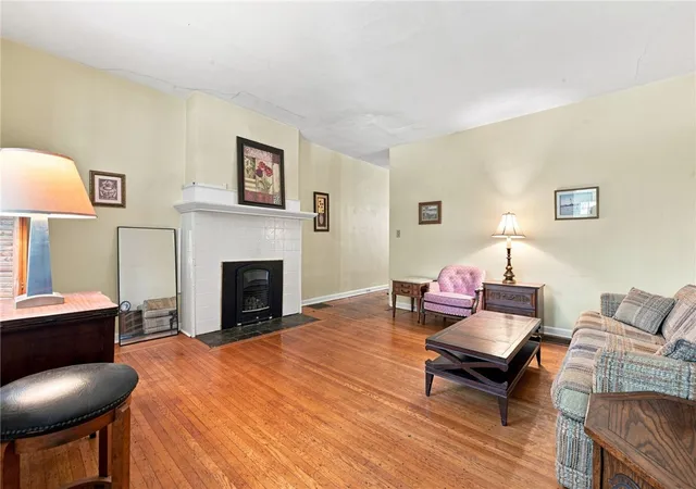Photo 3 of Single family home for sale at 5918 Douglas St, Squirrel Hill, PA 15217 | MLS# 1741550 | Listing updated on 2026-08-25