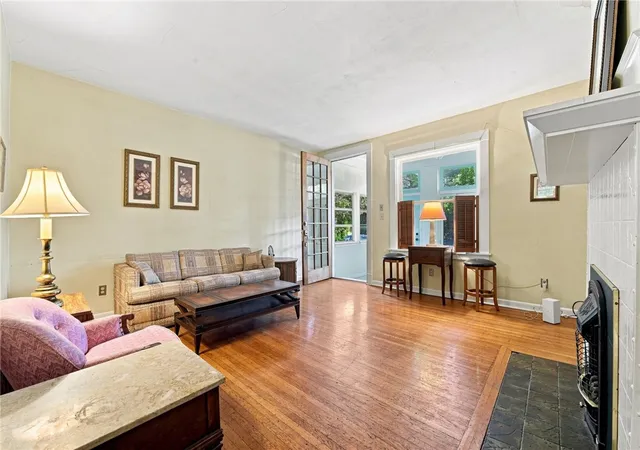 Photo 4 of Single family home for sale at 5918 Douglas St, Squirrel Hill, PA 15217 | MLS# 1741550 | Listing updated on 2026-08-25