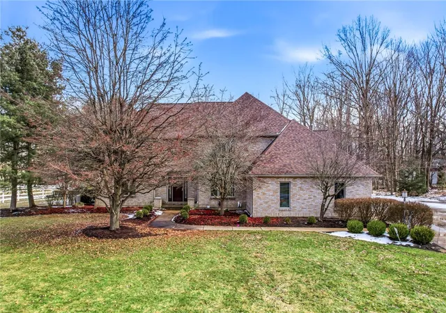 Photo 2 of Single family home for sale at 4506 Whippoorwill Dr, Hermitage, PA 16148 | MLS# 1741633 | Listing updated on 2026-08-22