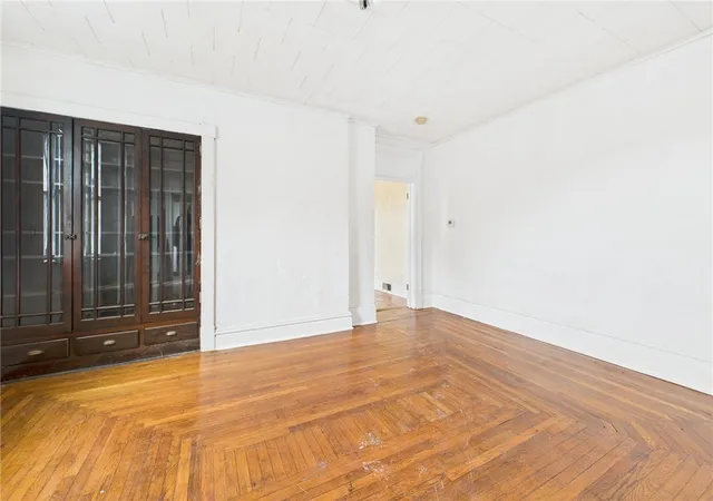 Photo 4 of Single family home for sale at 502 W Liberty Ave, Charleroi, PA 15022 | MLS# 1742323 | Listing updated on 2026-08-26