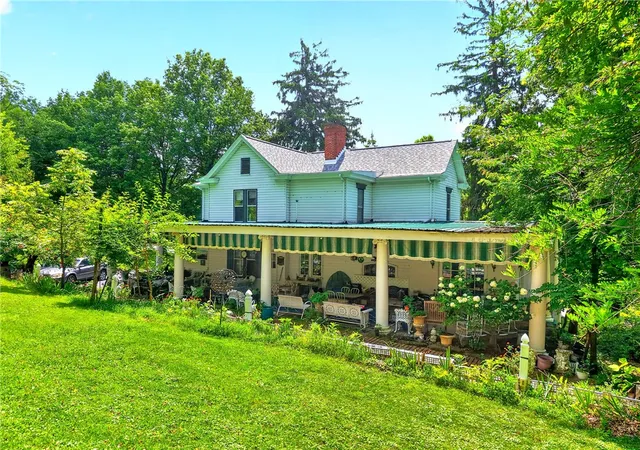 Photo 3 of Single family home for sale at 280 Vaneal Rd, South Franklin, PA 15301 | MLS# 1742353 | Listing updated on 2026-08-22