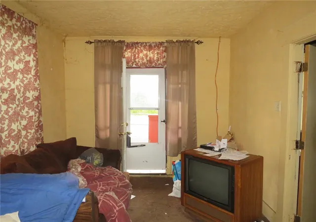 Photo 3 of Sale Pending at 146 Wilker Ave, Aliquippa, PA 15001 | MLS# 1742931 | Listing updated on 2026-09-30