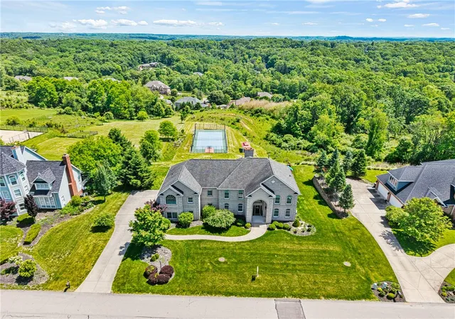 Photo 2 of Single family home for sale at 711 Parkview Dr, Pine Twp, PA 15044 | MLS# 1743598 | Listing updated on 2026-08-30