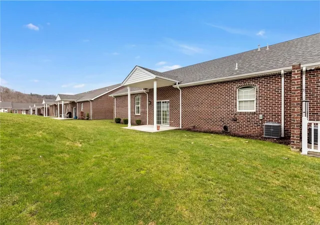 Listing Photo 2 - Condo for sale in building located at 909 Valentina Ln, Lower Burrell, PA 15068 - Unit #