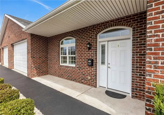 Photo 2 of Condo for sale at 909 Valentina Ln, Lower Burrell, PA 15068 | MLS# 1743306 | Listing updated on 2026-08-25
