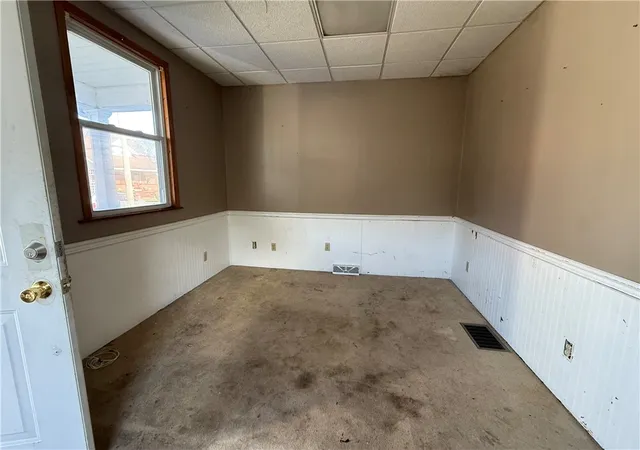 Photo 3 of Single family home for sale at 1406 Heinz Ave, Sharon, PA 16146 | MLS# 1743709 | Listing updated on 2026-10-01