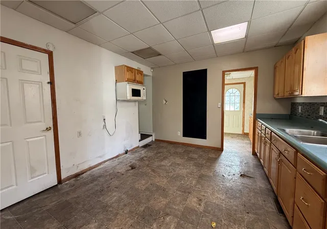Photo 3 of Single family home for sale at 1406 Heinz Ave, Sharon, PA 16146 | MLS# 1743709 | Listing updated on 2026-10-01