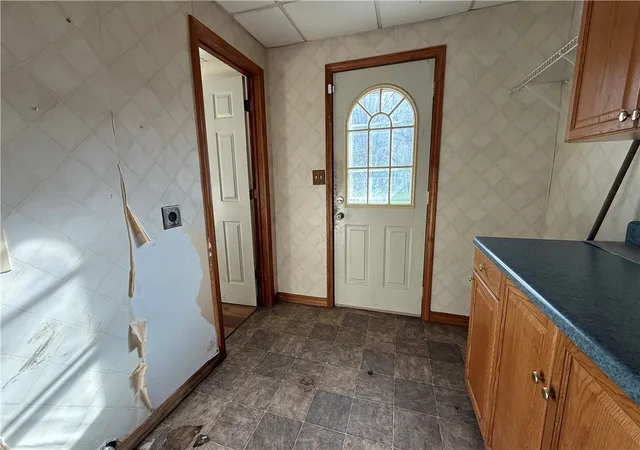 Photo 4 of Single family home for sale at 1406 Heinz Ave, Sharon, PA 16146 | MLS# 1743709 | Listing updated on 2026-10-01