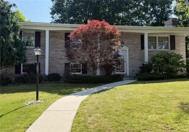 Photo 2 of Single family home for sale at 100 Hermitage Cir, Ligonier Twp, PA 15658 | MLS# 1743938 | Listing updated on 2026-08-17