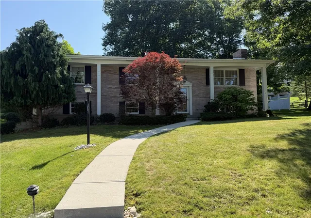 Photo 4 of Single family home for sale at 100 Hermitage Cir, Ligonier Twp, PA 15658 | MLS# 1743938 | Listing updated on 2026-08-17