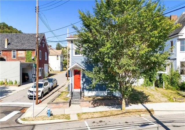 Photo 2 of Single family home for sale at 417 Centennial Ave, Sewickley, PA 15143 | MLS# 1744335 | Listing updated on 2026-10-04