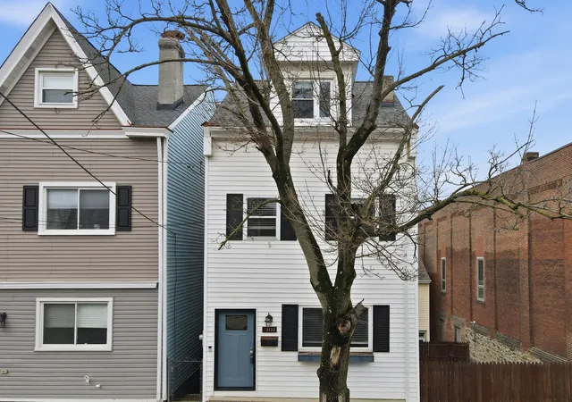 Photo 3 of Single family home for sale at 5133 Holmes St, Lawrenceville, PA 15201 | MLS# 1745175 | Listing updated on 2026-08-30