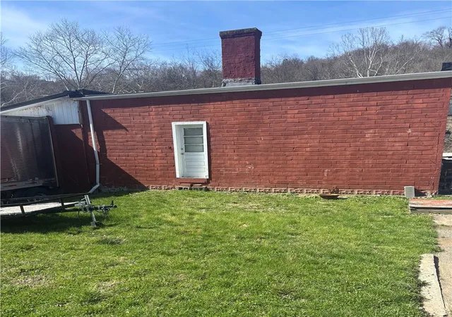 Photo 3 of Single family home for sale at 1762 Main St, Marianna Boro, PA 15345 | MLS# 1744956 | Listing updated on 2026-09-26
