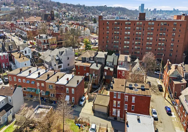Listing Photo 3 - Condo for sale in building located at 381 Fisk St, Lawrenceville, PA 15201