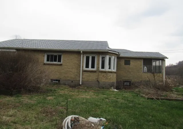 Photo 3 of Single family home for sale at 4022 Pittsburgh Rd, Perry Twp, PA 15012 | MLS# 1745349 | Listing updated on 2026-08-22
