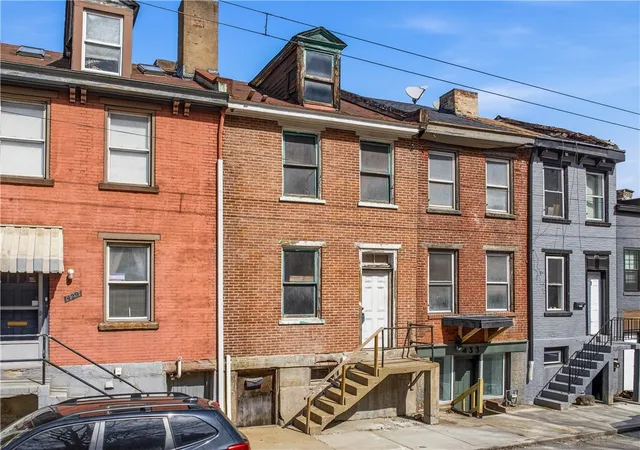 Photo 2 of Townhouse for sale at 431 E Carson St, South Side, PA 15203 | MLS# 1745384 | Listing updated on 2026-08-18