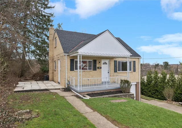 Photo 3 of Single family home for sale at 123 Penn View Dr, Monroeville, PA 15146 | MLS# 1744948 | Listing updated on 2026-08-20